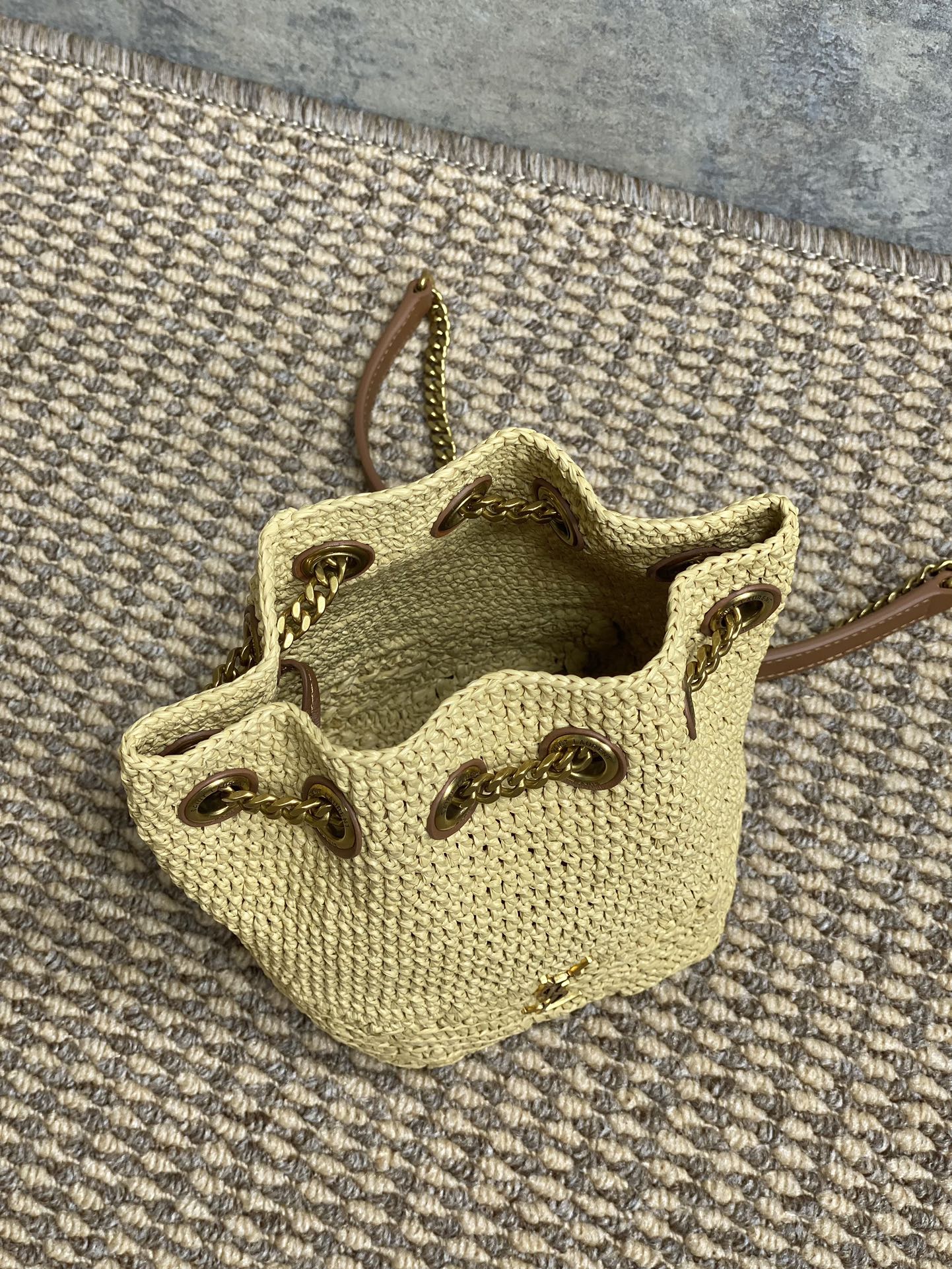 Beutel mit Kordelzug, 19 Zoll, beige, gewebt aus Raffia und Kalbsleder