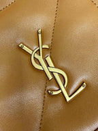 Schultertasche mit Kordelzug und Kettenriemen, 39 Zoll, tortillabraun, gestepptes Kalbsleder