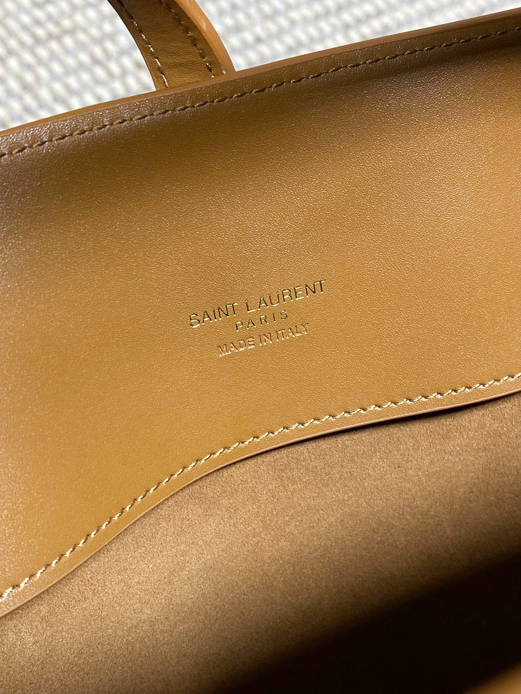 LE 37 MITTLERE EIMERTASCHE 25 IN TORTILLABRAUN KALBSLEDER GOLDENE BESCHLÄGE