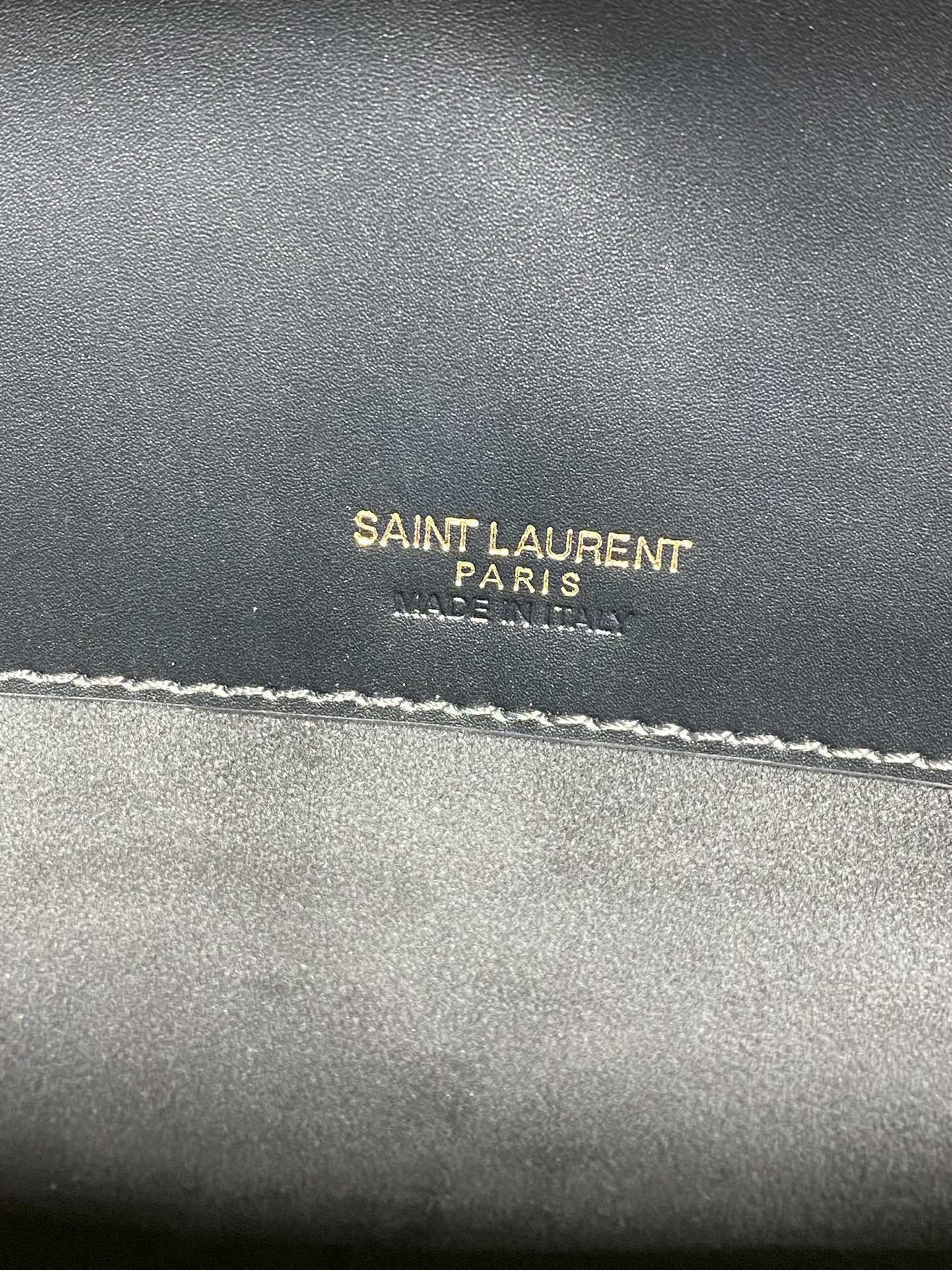 LE 37 MITTLERE EIMERTASCHE 25 IN SCHWARZES KALBSLEDER GOLDENE BESCHLÄGE