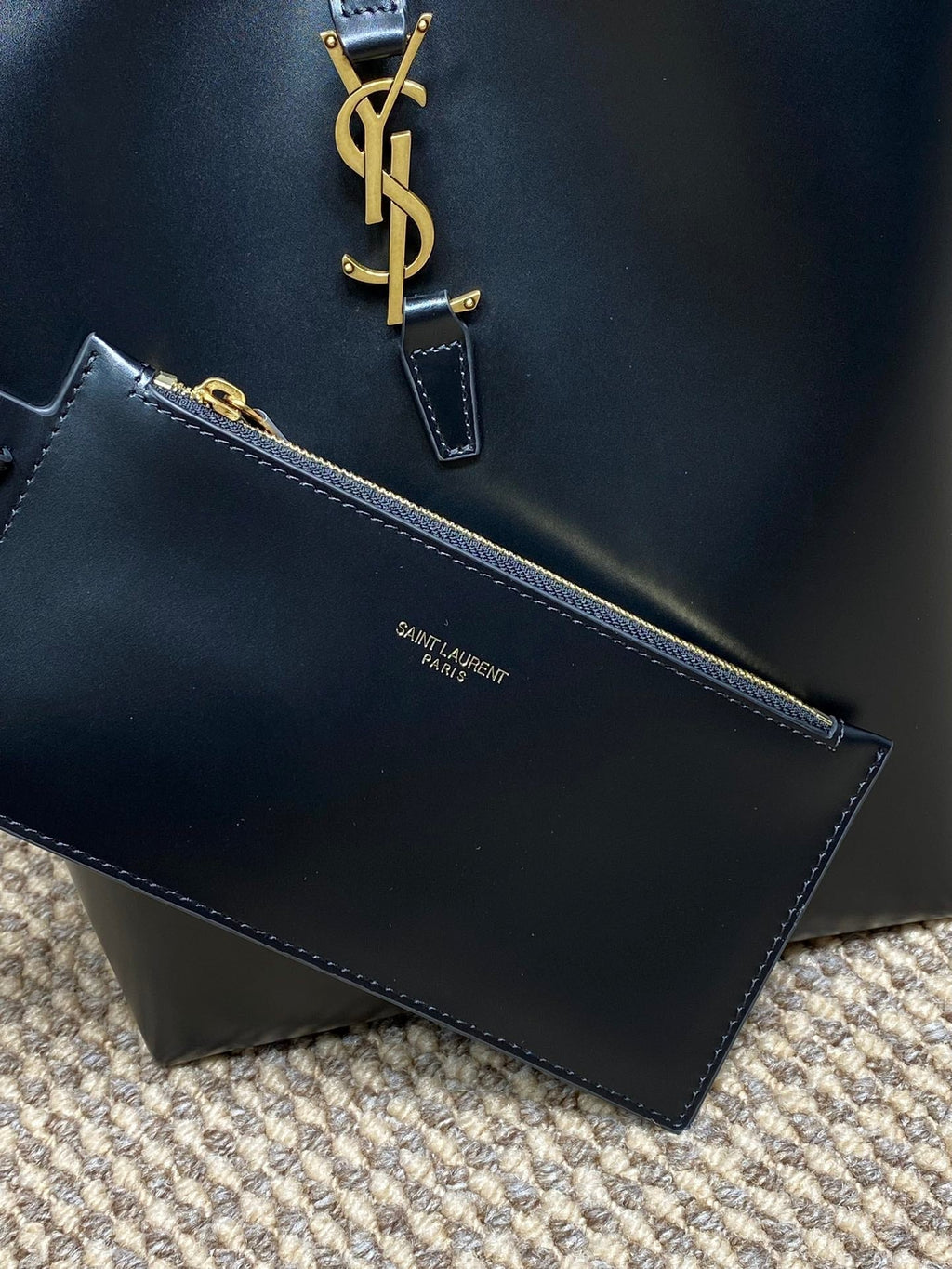 LE 37 MITTLERE EIMERTASCHE 25 IN SCHWARZES KALBSLEDER GOLDENE BESCHLÄGE