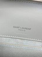 LE 37 KLEINE EIMERTASCHE 20 IN WEISSES KALBSLEDER SILBERNE BESCHLÄGE