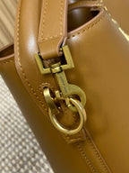 LE 37 KLEINER EIMERBEUTEL 20 IN TORTILLABRAUN KALBSLEDER GOLDENE BESCHLÄGE