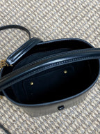 LE 37 MINI-EIMERTASCHE 15 IN SCHWARZES KALBSLEDER GOLDENE BESCHLÄGE