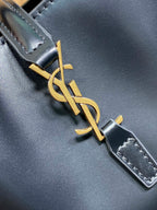 LE 37 MINI-EIMERTASCHE 15 IN SCHWARZES KALBSLEDER GOLDENE BESCHLÄGE