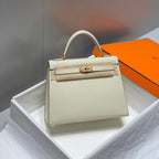 KELLY 25CM IN NATA EPSOM KALBSLEDER GOLDENE BESCHLÄGE