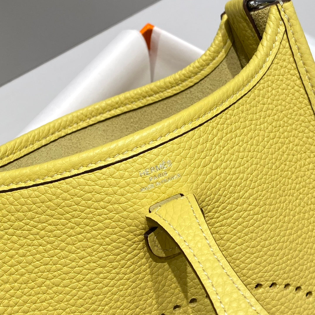MINI NEO 18 EVELYNE BAG IN BUMBLEBEE YELLOW GRAINED CALFSKIN