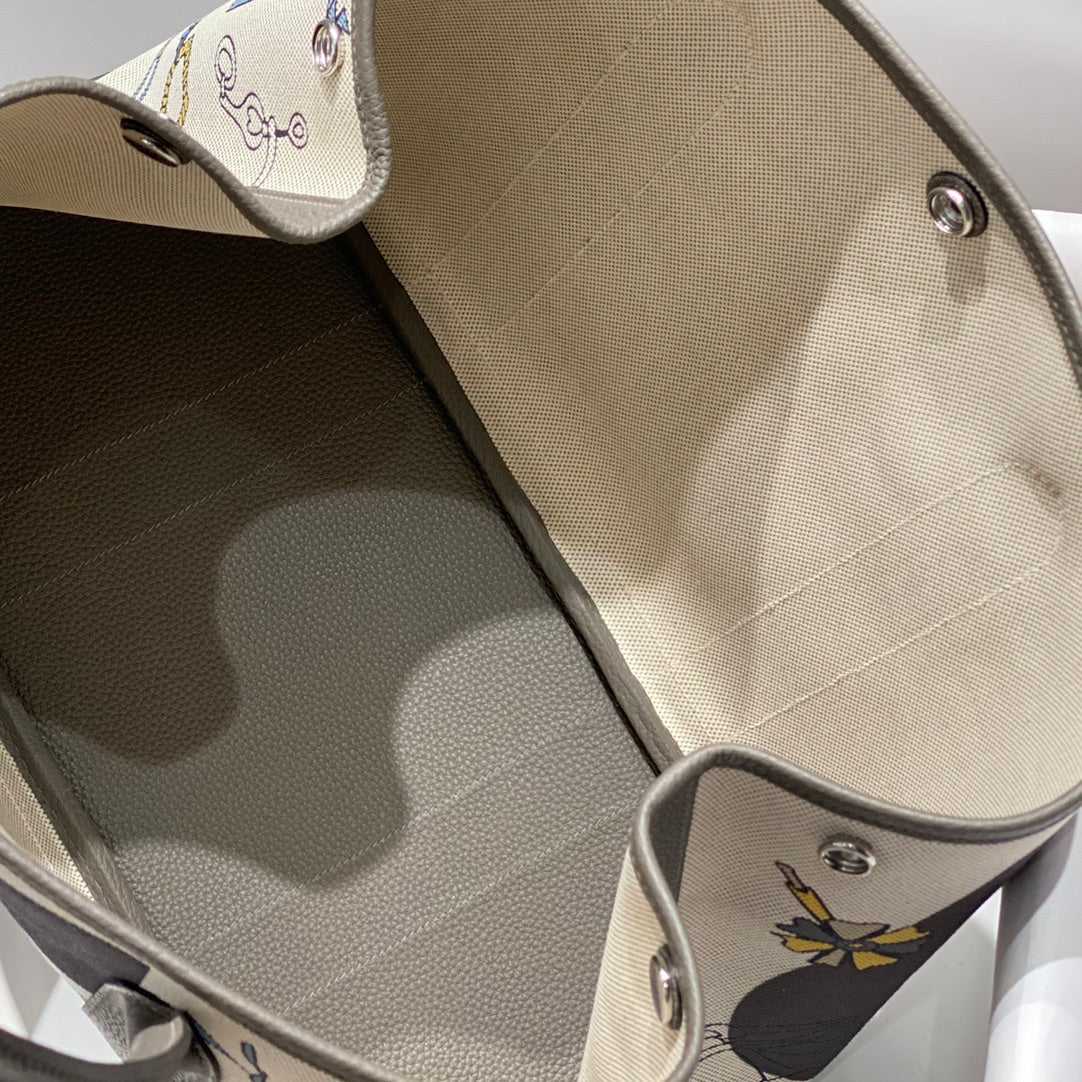 GARDEN PARTY 36 IN IVORY YELLOW BLUE TOILE H CANVAS ETOUPE CALFSKIN EQUESTRIAN HARNESS PRINT