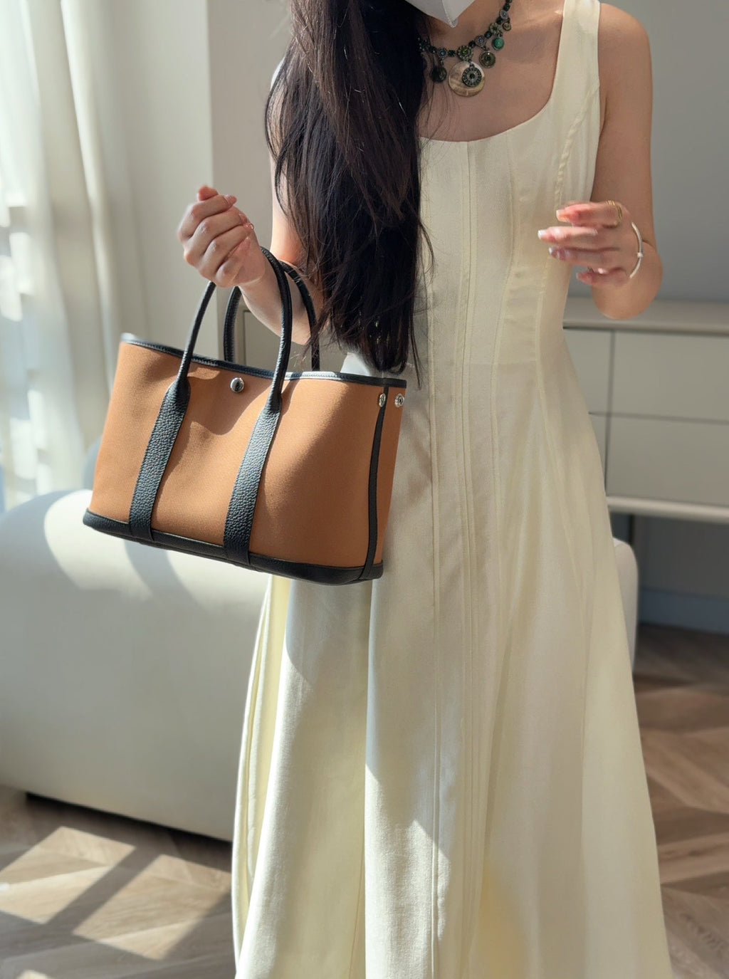 GARDEN PARTY 30CM IN ORANGE MINIMUM TOILETS COTTON CANVAS AND BLACK CALFSKIN