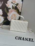 KLEINE BOX-TASCHE 18 ZOLL WEISSES LAMMLEDER GOLDENE BESCHLÄGE