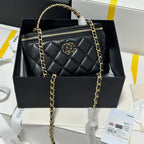 CC 18 Clutch-Tasche aus schwarzem Kalbsleder mit goldenen Beschlägen