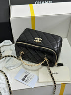 Kosmetikkoffer 18 Zoll, schwarzes Kalbsleder, goldene Beschläge 