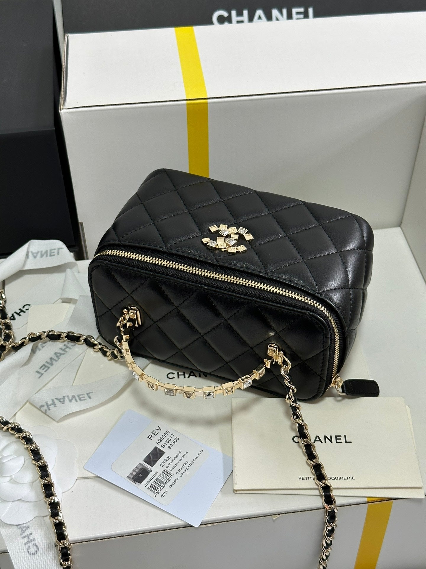 Kosmetikkoffer 18 Zoll, schwarzes Kalbsleder, goldene Beschläge 