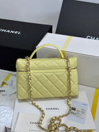 Strass-Schminkkoffer, gesteppt, 19 Zoll, aus gelbem Kalbsleder mit goldmetallicfarbenem