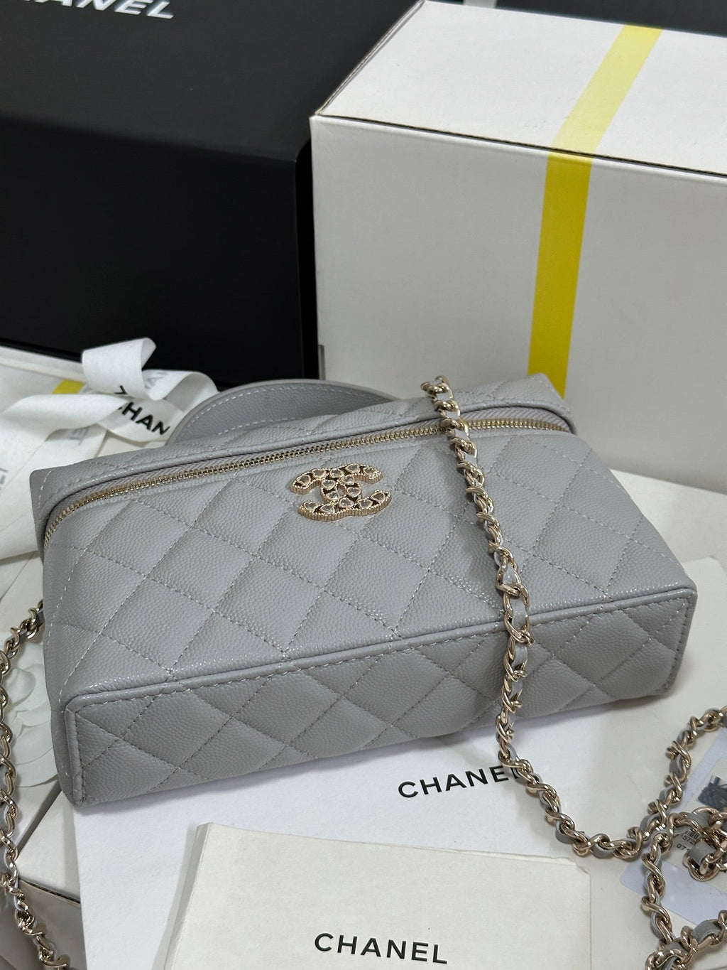 STRASS VANITY QUILTED CASE 19 IN GREY CALFSKIN WITH GOLD METALLIC