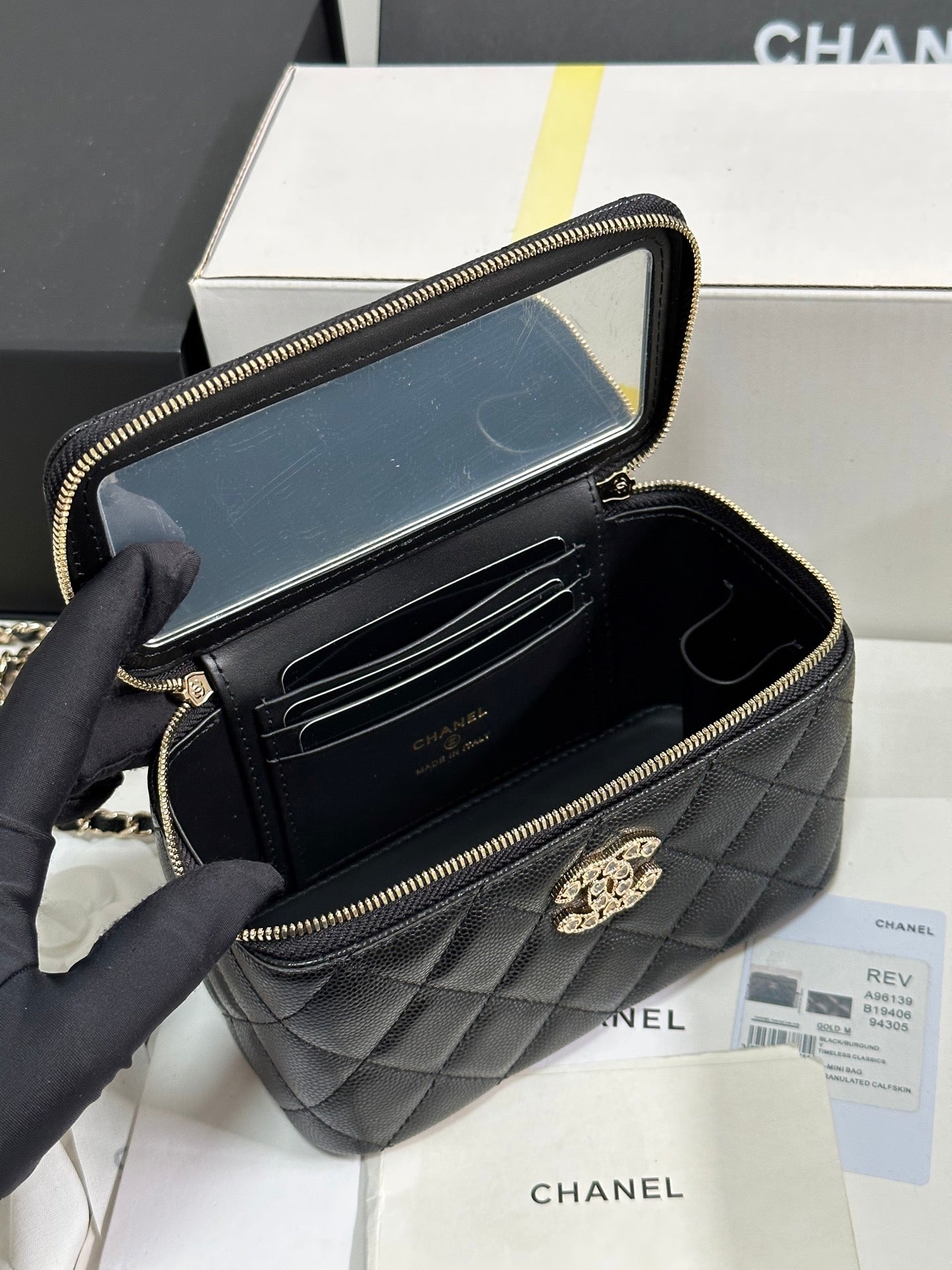 VANITY CASE 17 CRYSTAL STUDDED LOGO IN BLACK CALFSKIN GOLD HARDWARE