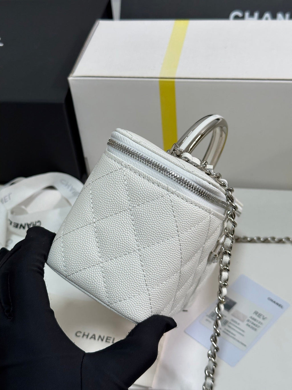 MINI VANITY TOP HANDLE CASE 17 IN WHITE CAVIAR SKIN SILVER-TONE PLATED METAL