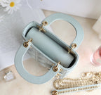 LADY 17 IN HELLBLAUEM LAMMLEDER MIT CANNAGE-MUSTER