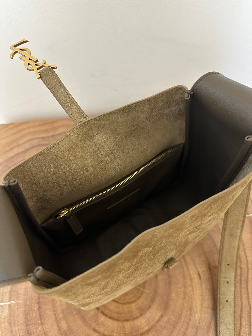 LE 5 À 7 SUPPLE SMALL 22 IN PEANUT BROWN SUEDE