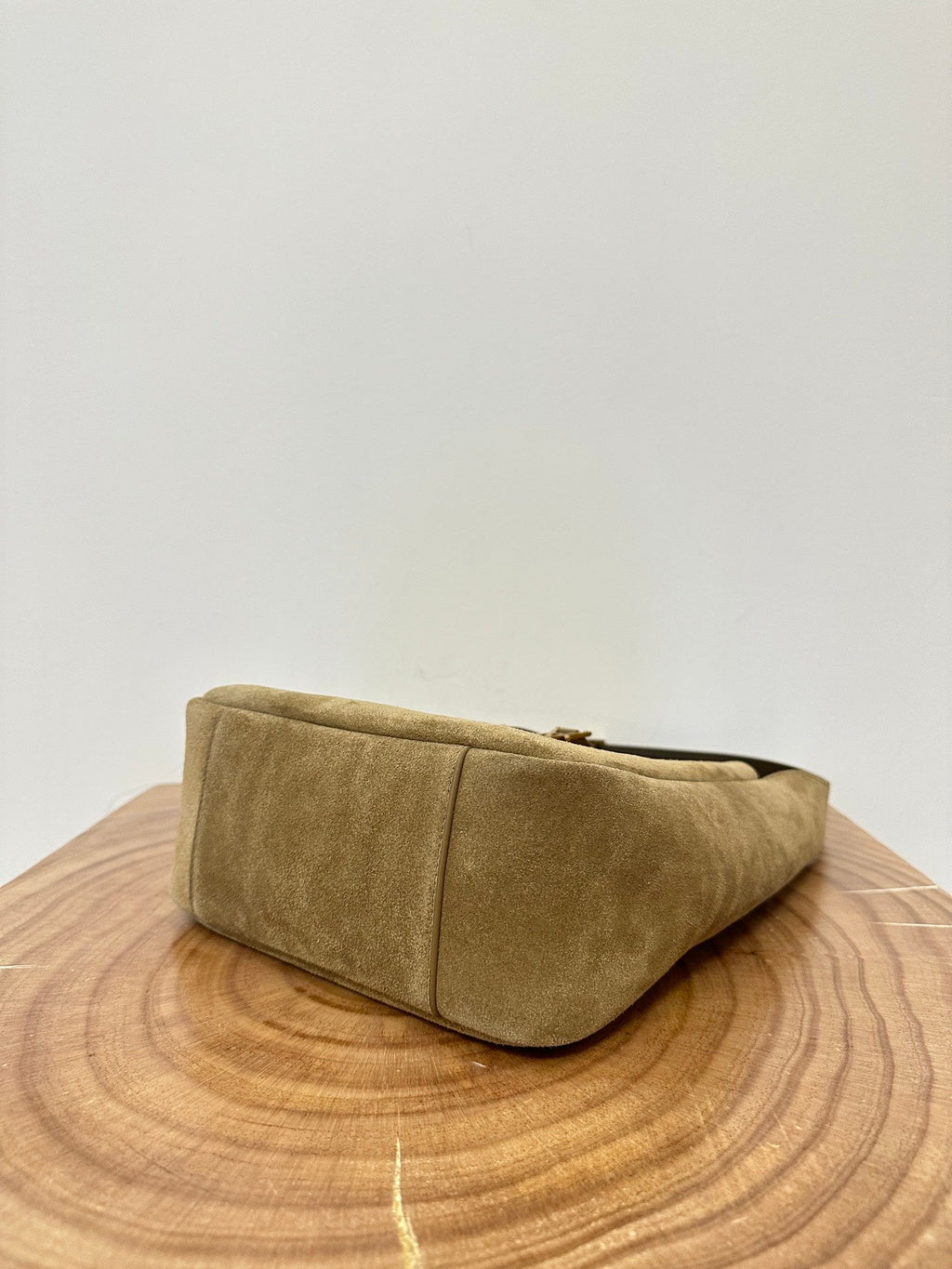 LE 5 À 7 SUPPLE SMALL 22 IN PEANUT BROWN SUEDE