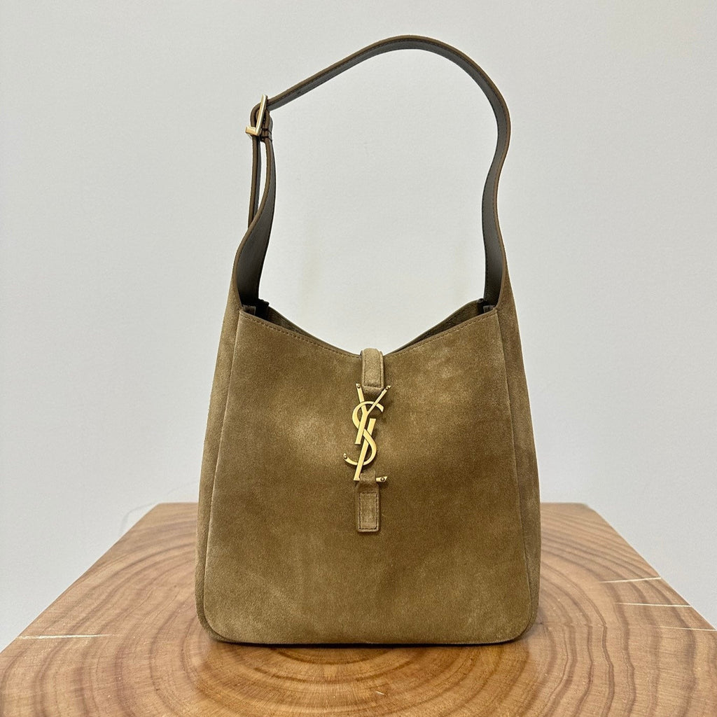 LE 5 À 7 SUPPLE SMALL 22 IN PEANUT BROWN SUEDE