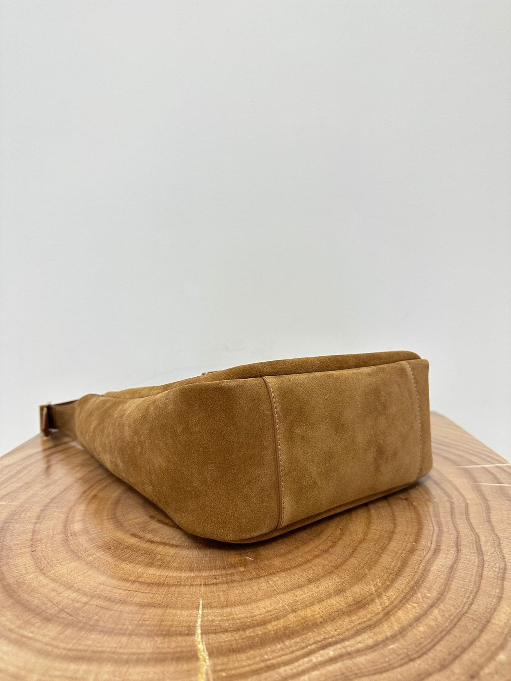 LE 5 À 7 SUPPLE SMALL 22 AUS KARAMELLBRAUNEM WILDLEDER