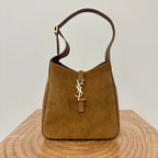 LE 5 À 7 SUPPLE SMALL 22 AUS KARAMELLBRAUNEM WILDLEDER