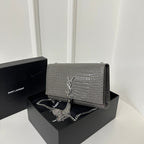 KATE TASSEL 24 KROKODILMUSTER DUNKELGRAUES KALBSLEDER