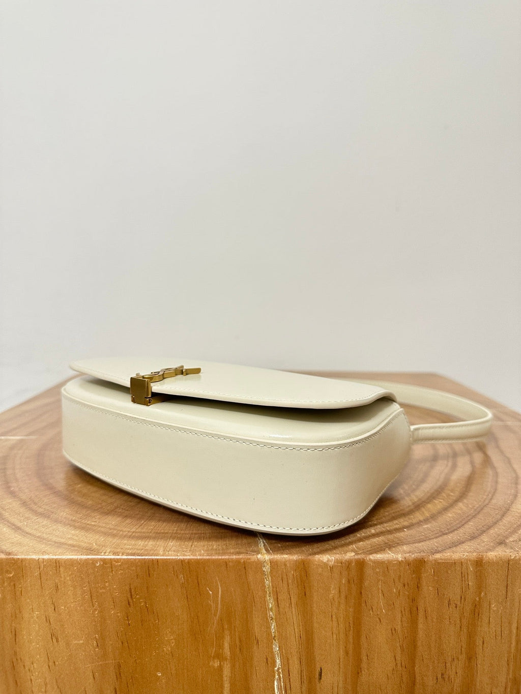 VOLTAIRE 17 WEISSE KALBSLEDERTASCHE