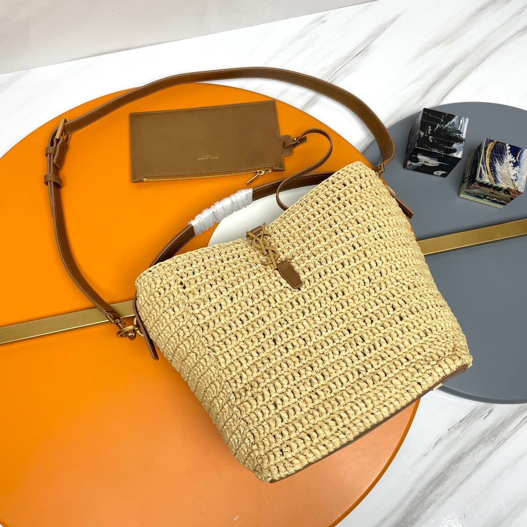 LE 37 MEDIUM 25 IN HELLGELBEM STROH UND BRAUNER LEDERBESATZ