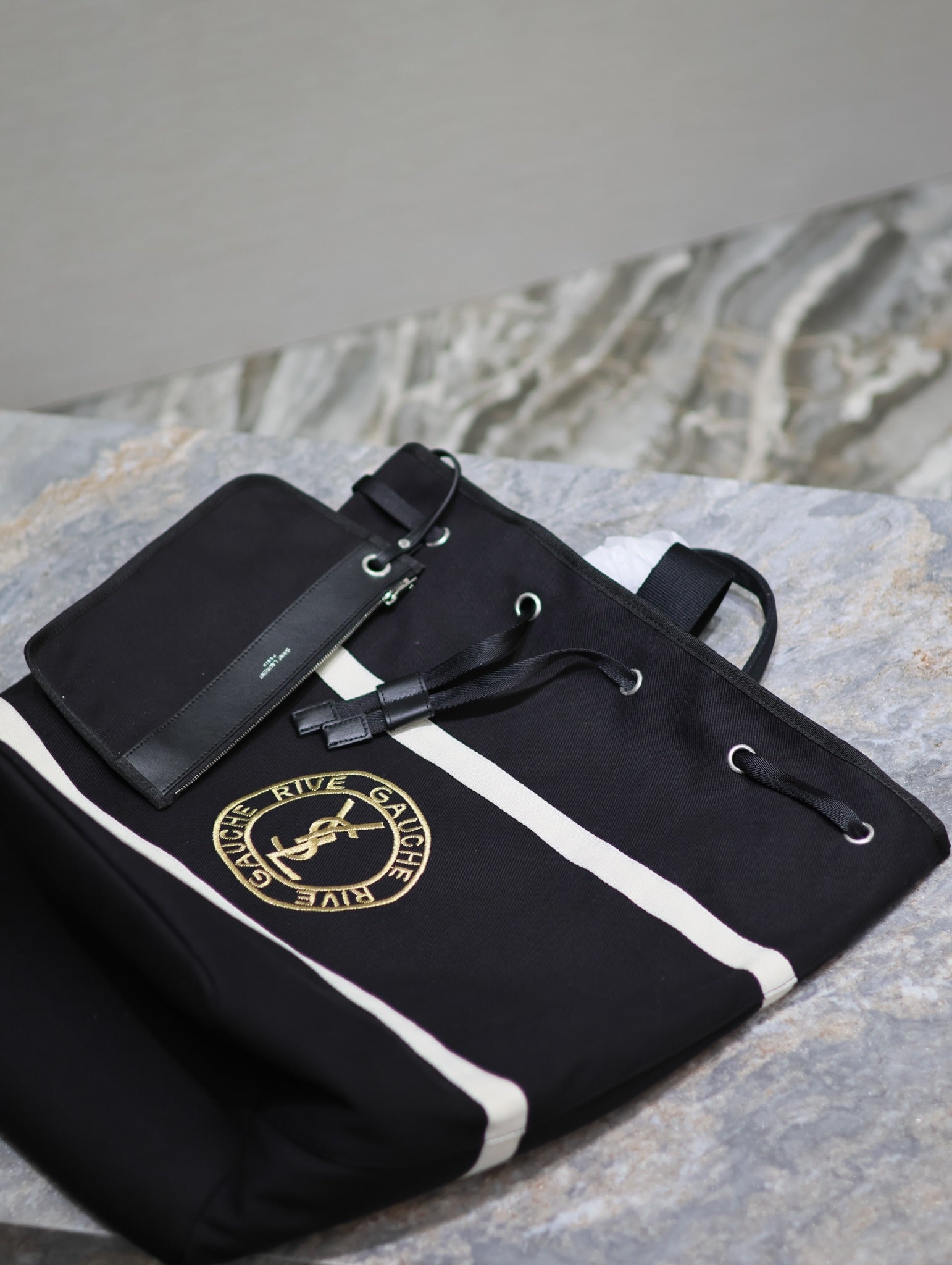 RIVE GAUCHE RUCKSACK 49 IN SCHWARZ-WEISSEM CANVAS