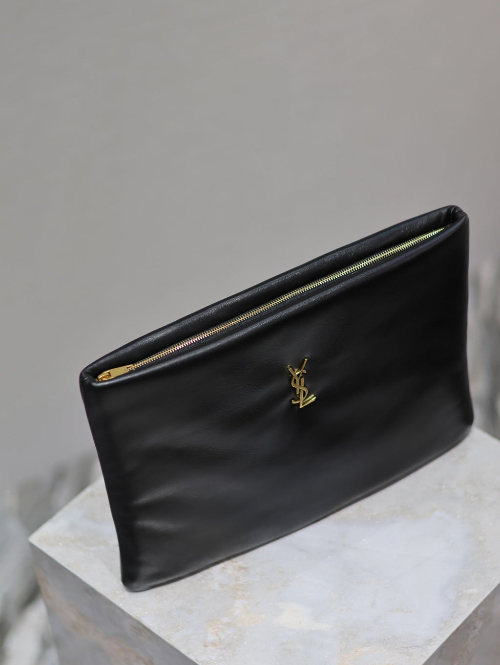 CALYPSO LARGE POUCH 30 IN BLACK SMOOTH LAMBSKIN