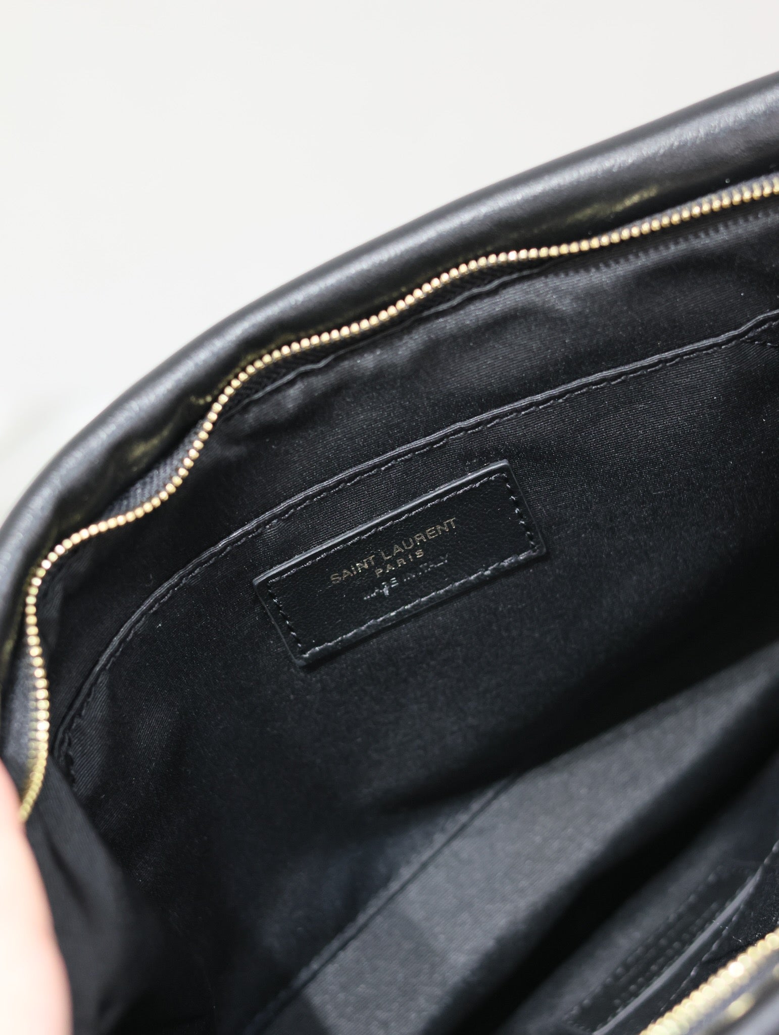 CALYPSO LARGE POUCH 30 IN BLACK SMOOTH LAMBSKIN