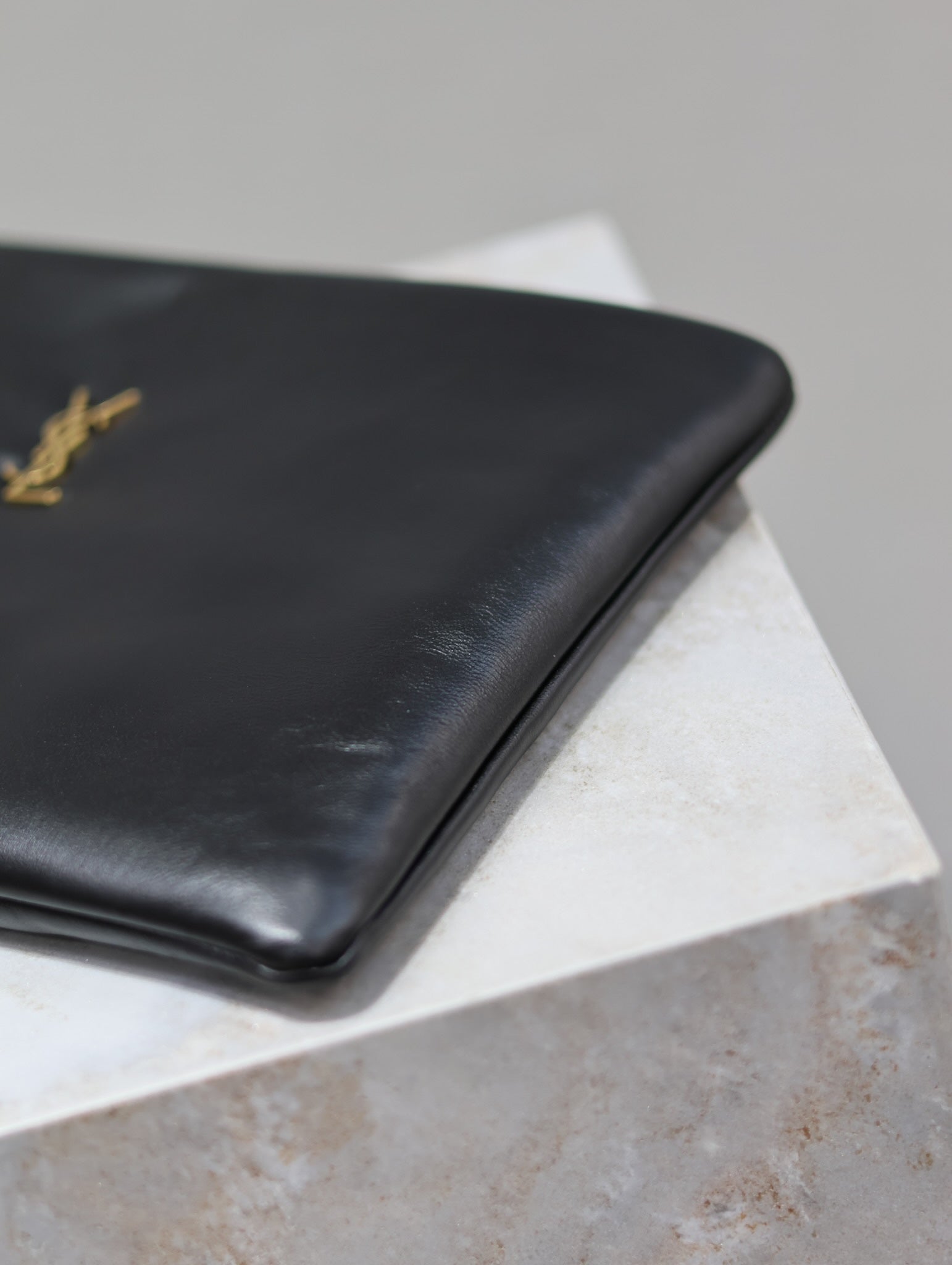 CALYPSO LARGE POUCH 30 IN BLACK SMOOTH LAMBSKIN