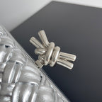 Klassischer Knoten 20 in silbernem Lammleder