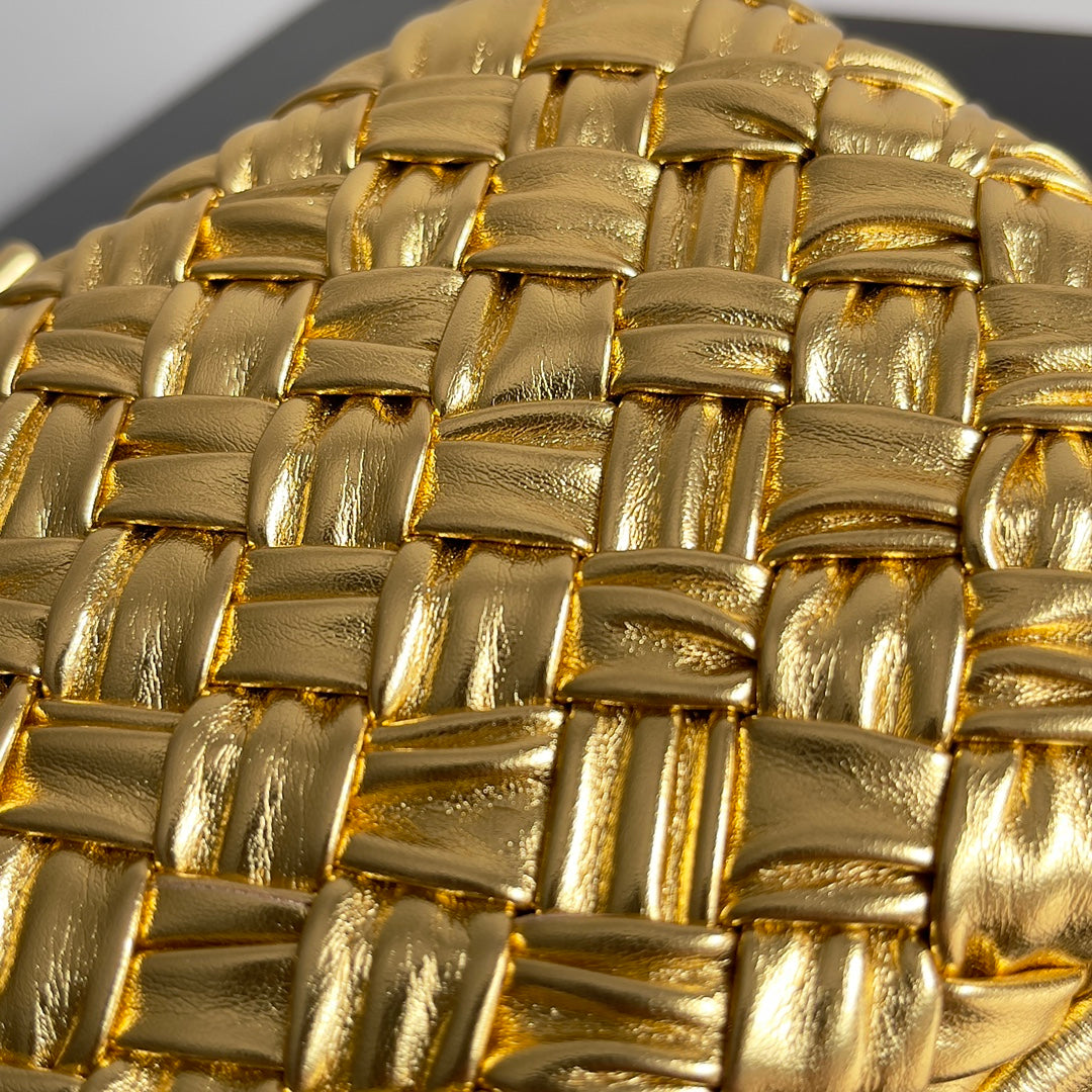 Klassischer Knoten 20 in goldenem Lammleder