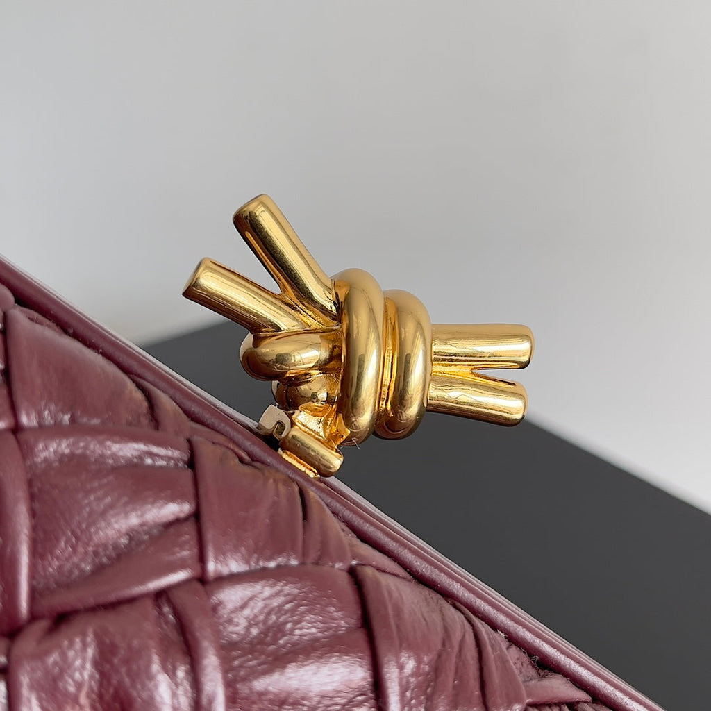 Klassischer Knoten 20 in Pflaumenlila Lammleder