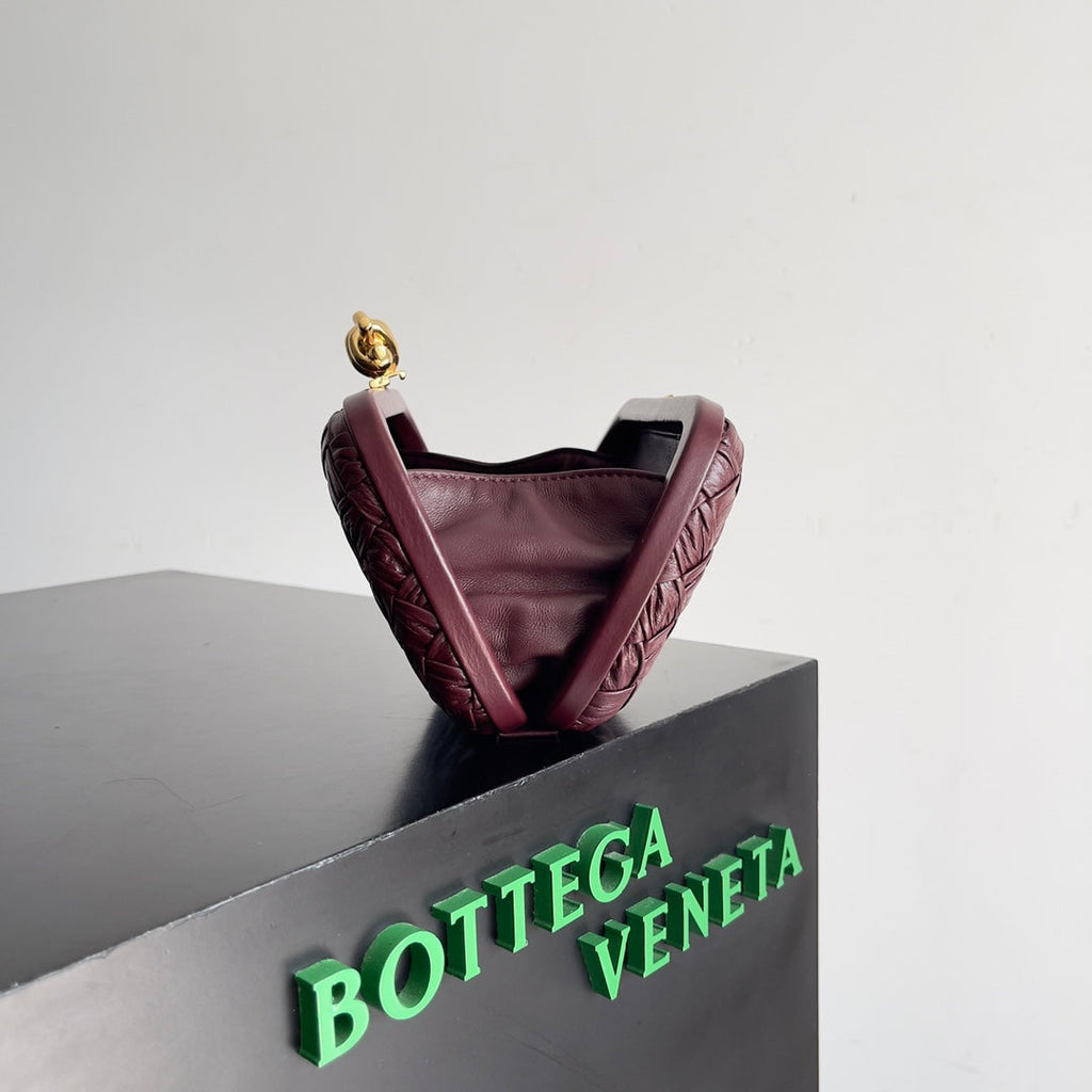 Klassischer Knoten 20 in Pflaumenlila Lammleder