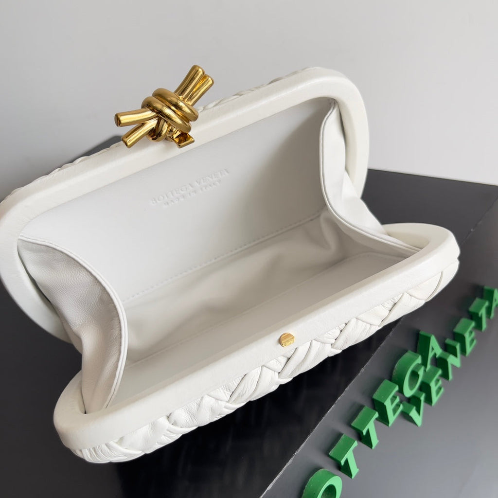 Klassischer Knoten 20 in weißem Lammleder