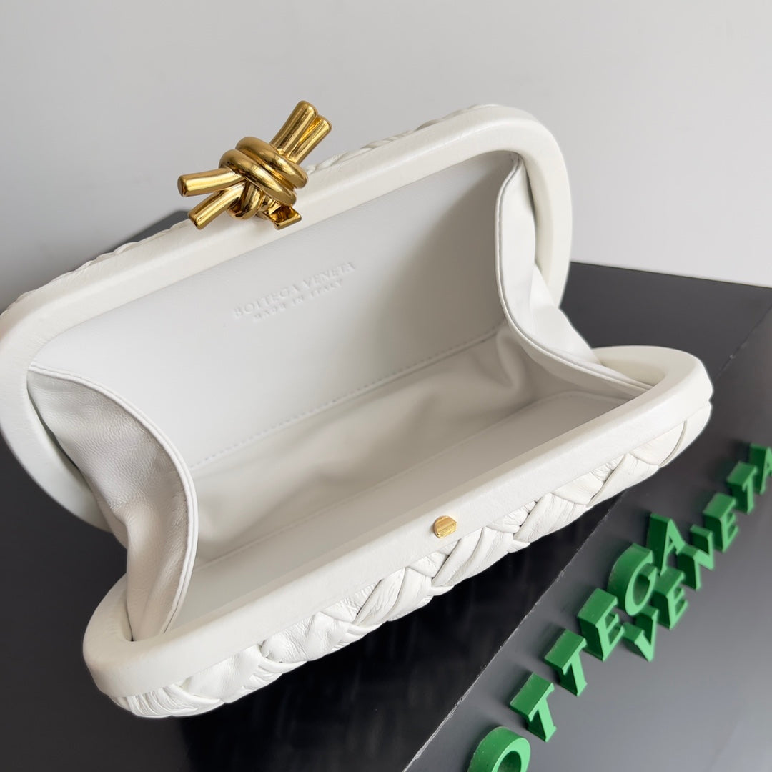 Klassischer Knoten 20 in weißem Lammleder