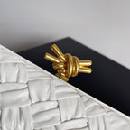 Klassischer Knoten 20 in weißem Lammleder