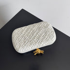 Klassischer Knoten 20 in weißem Lammleder