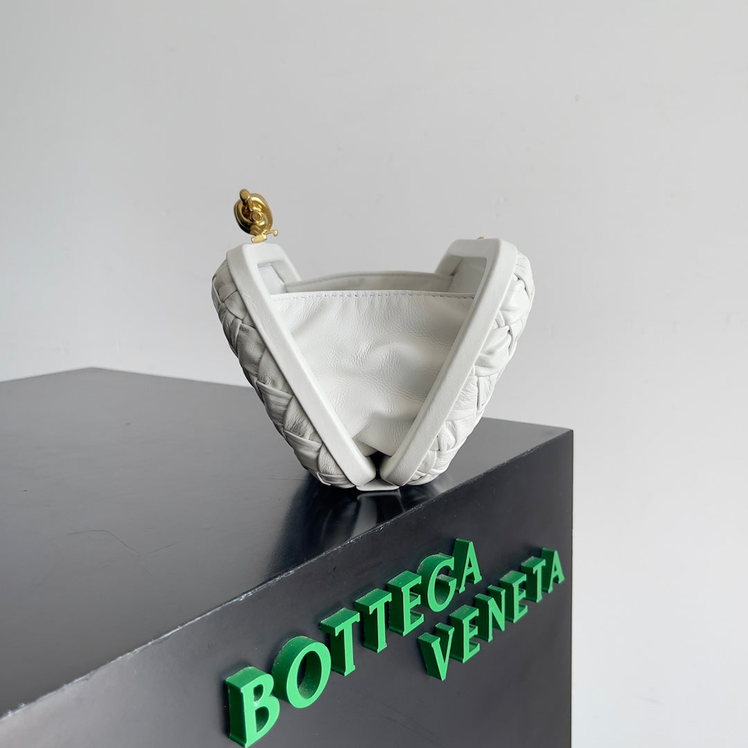 Klassischer Knoten 20 in weißem Lammleder