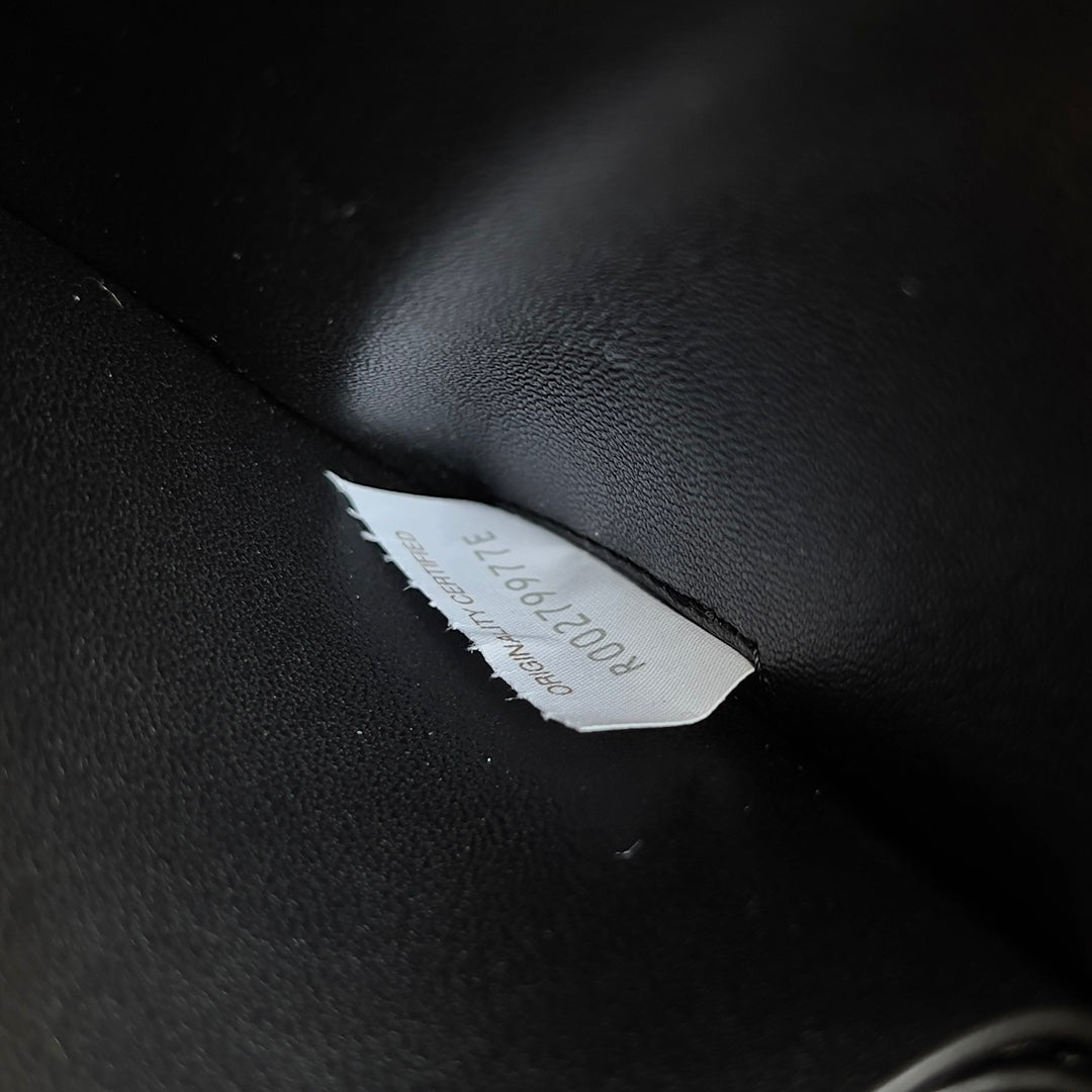 ANDIAMO TASCHE 19 AUS SCHWARZEM KALBSLEDER