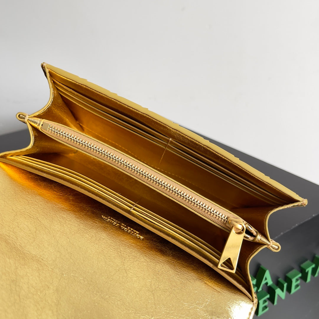 ANDIAMO TASCHE 19 AUS GOLDENEM KALBSLEDER