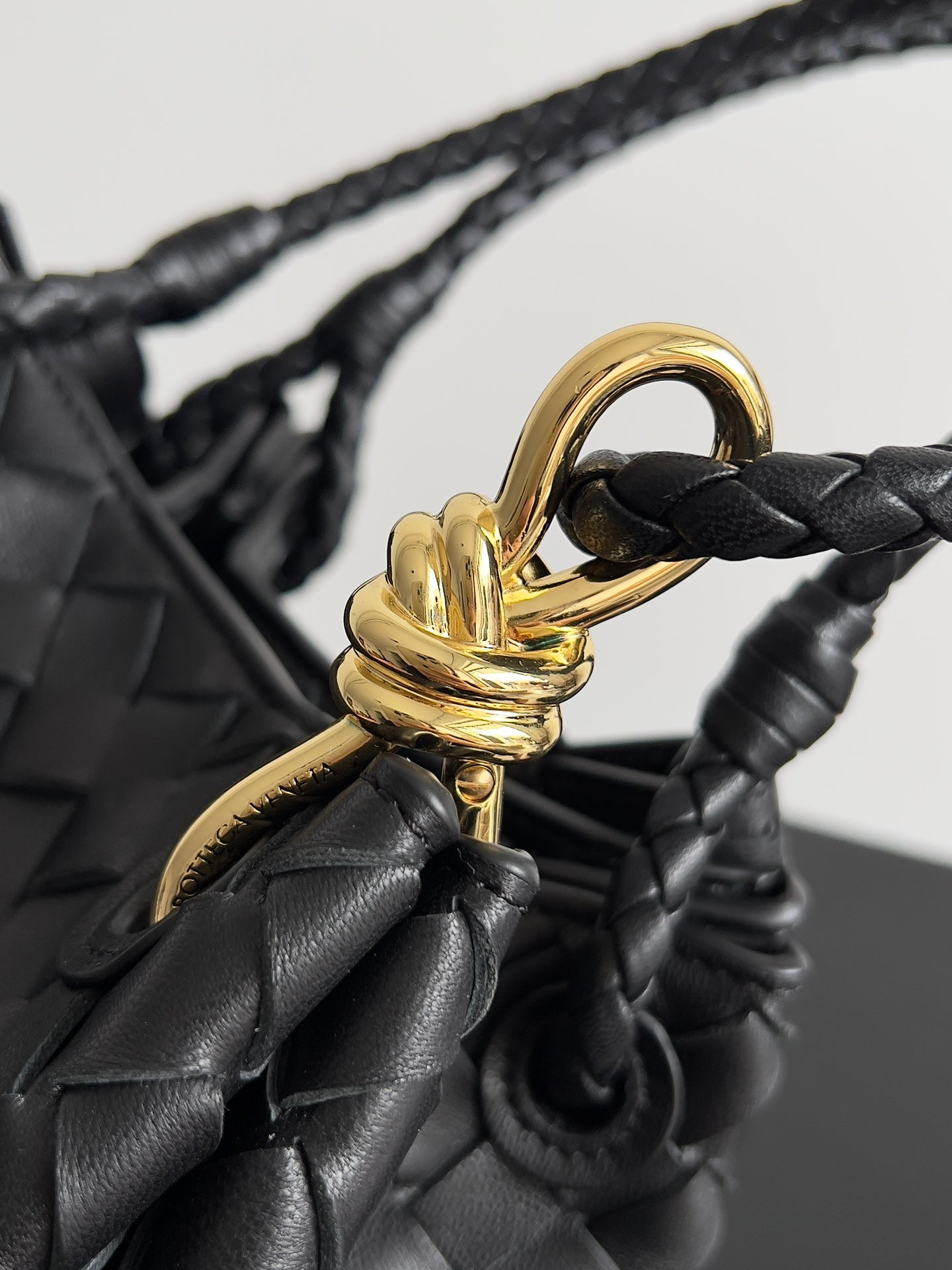 BV Small Parachute 21 Schwarzes Lammfell Ghw 