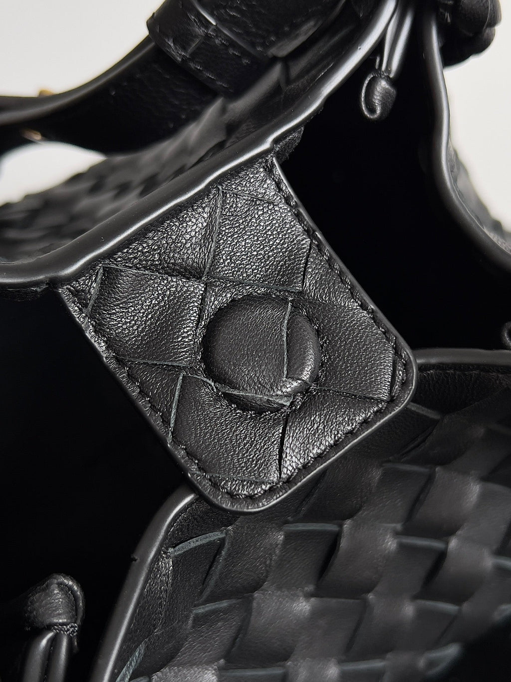 BV Small Parachute 21 Schwarzes Lammfell Ghw 