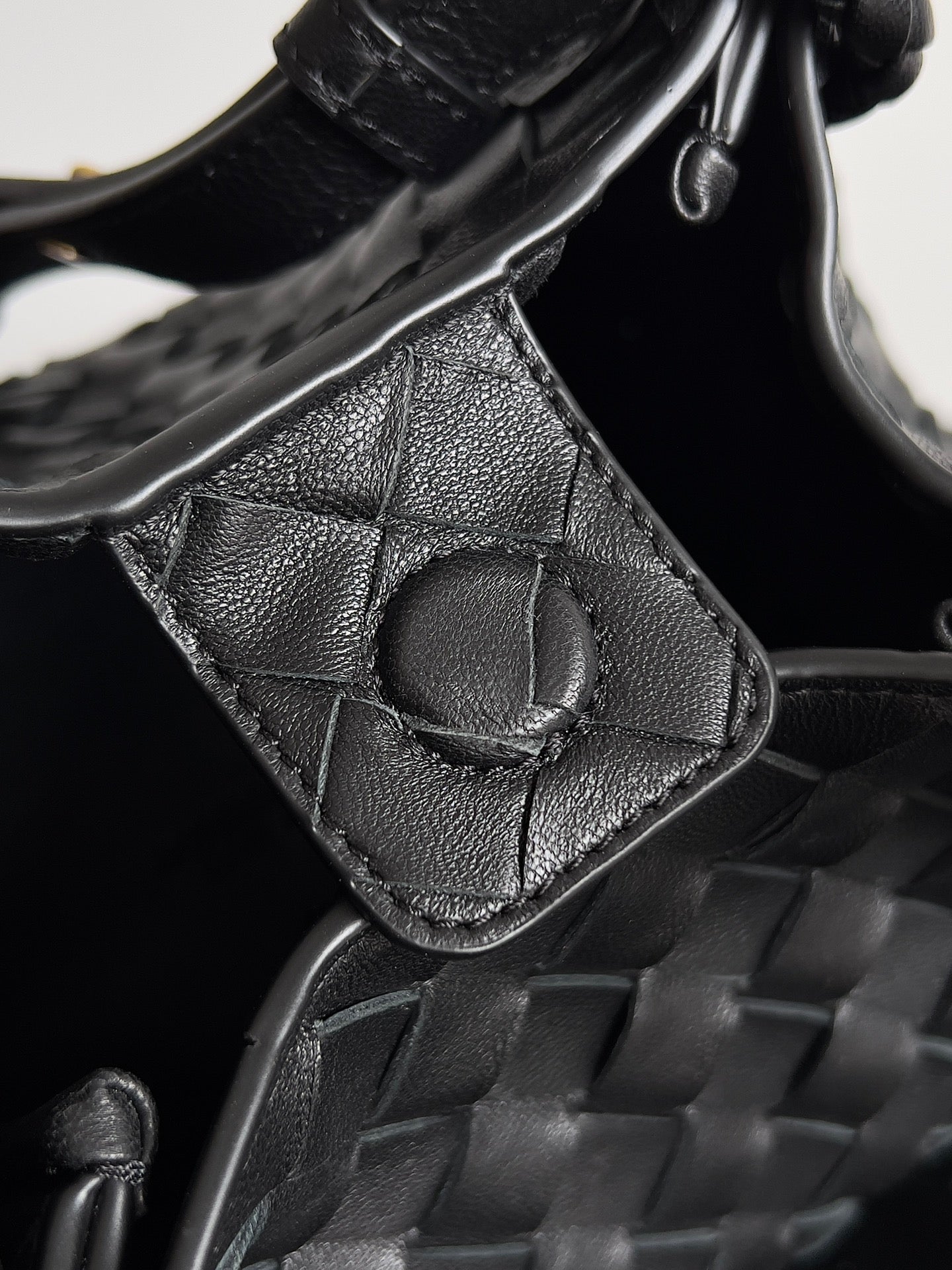 BV Small Parachute 21 Schwarzes Lammfell Ghw 