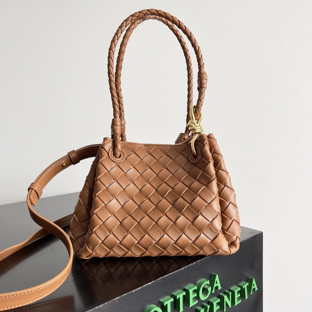 BV Small Parachute 21 Tan Lambskin Ghw 