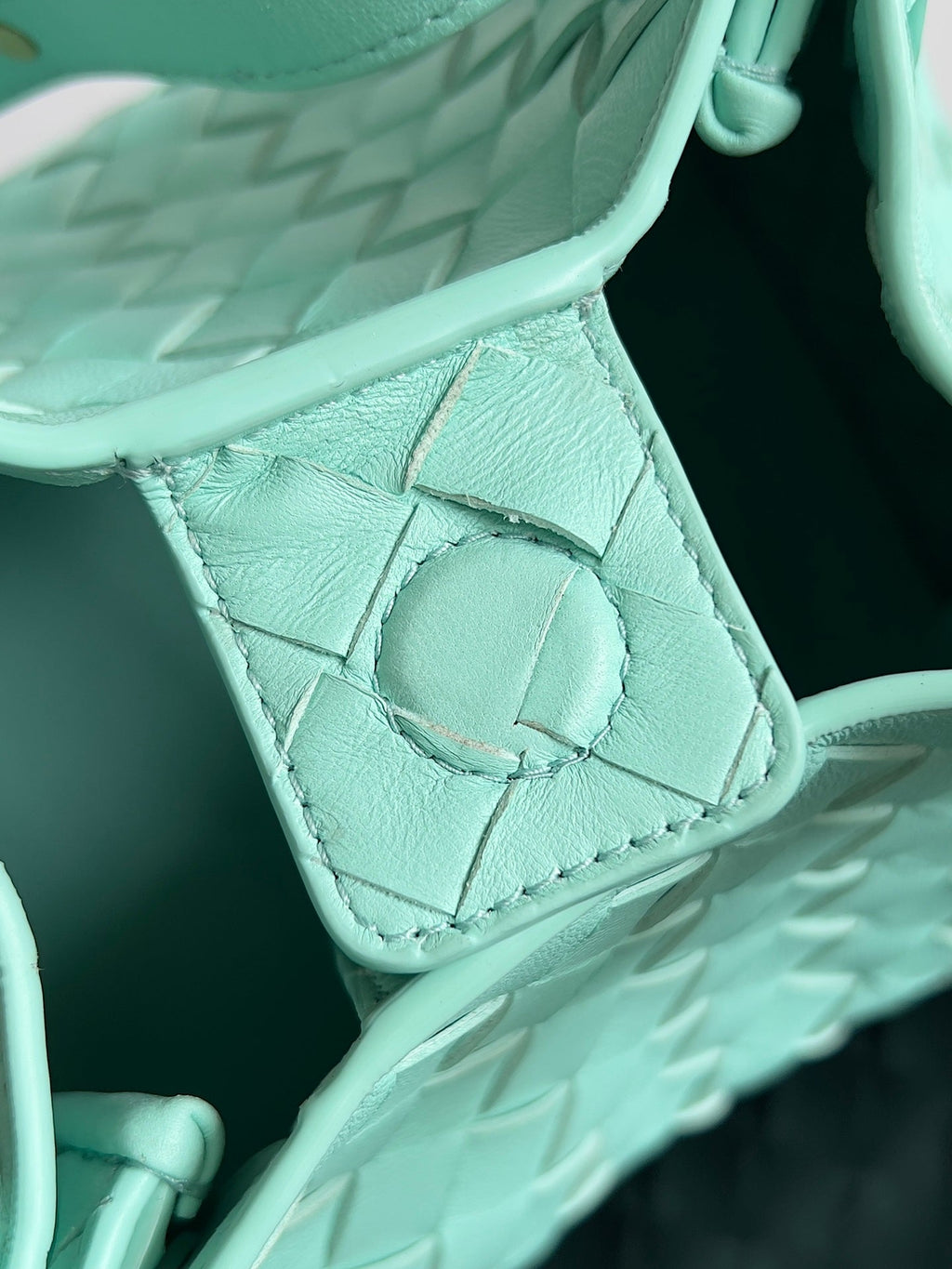 BV Small Parachute 21 Green Oasis Lammfell Ghw 